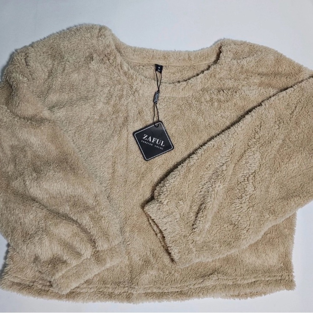 NWT‎ - Zaful Top Womens - Faux Fur Pullover Sweater- Medium